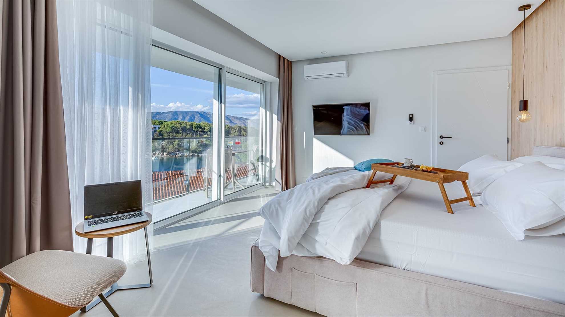 Villa with sauna and indoor jacuzzi in Vrboska