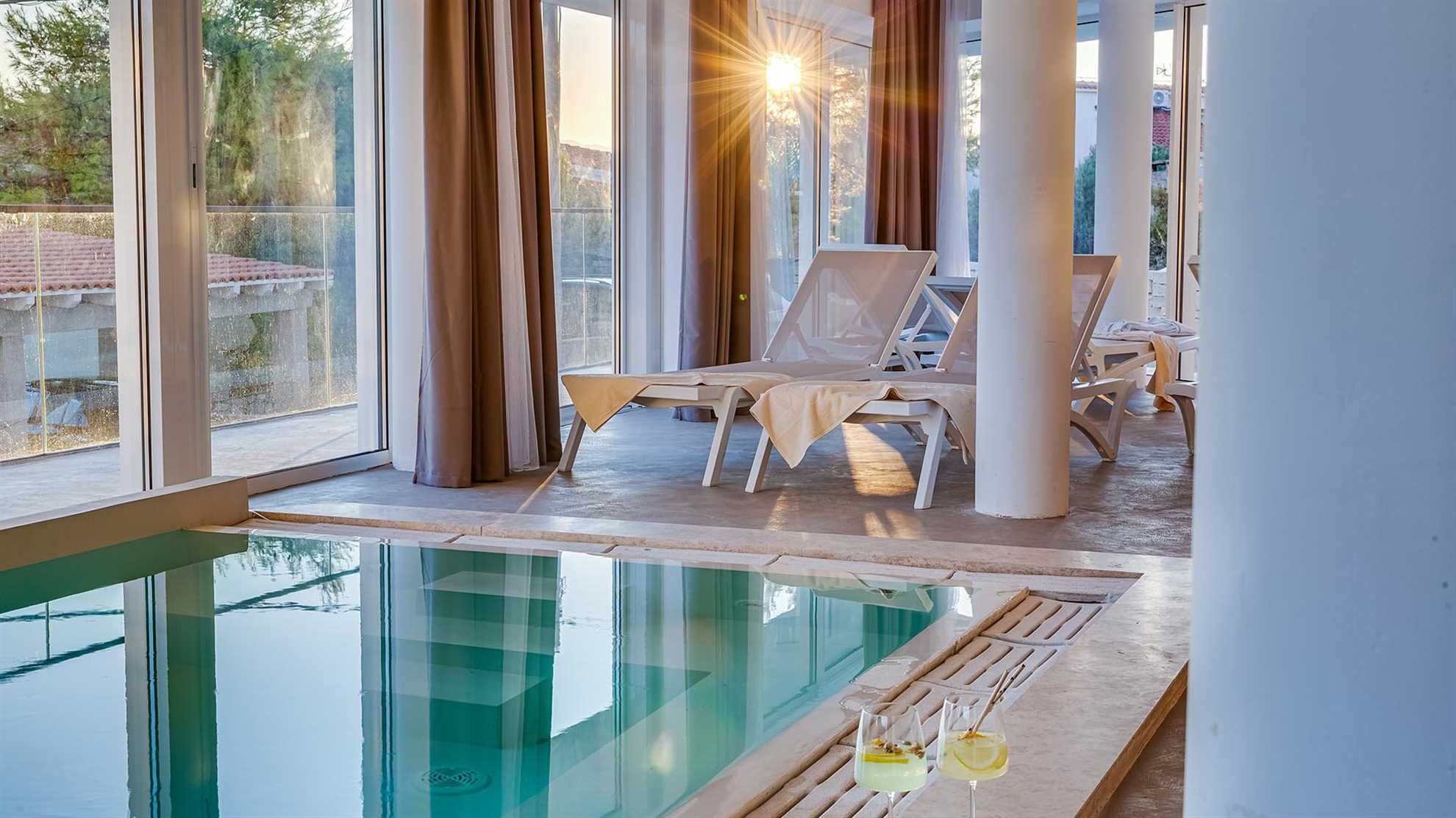 Villa with sauna and indoor jacuzzi in Vrboska