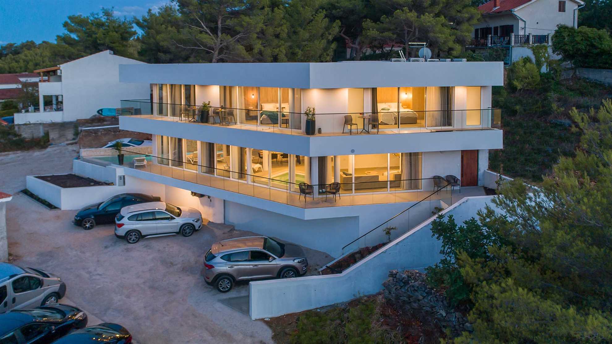 Villa with sauna and indoor jacuzzi in Vrboska