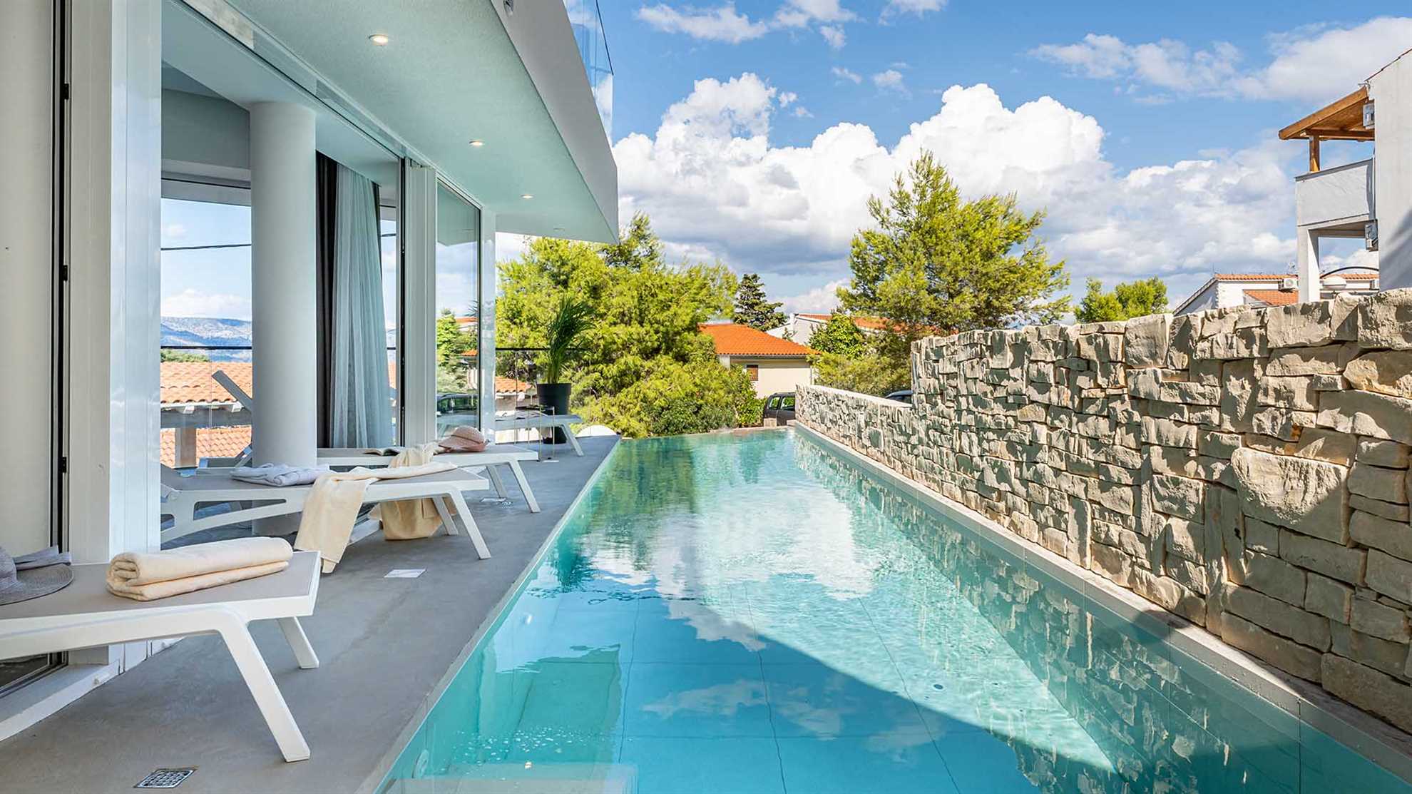 Villa with sauna and indoor jacuzzi in Vrboska