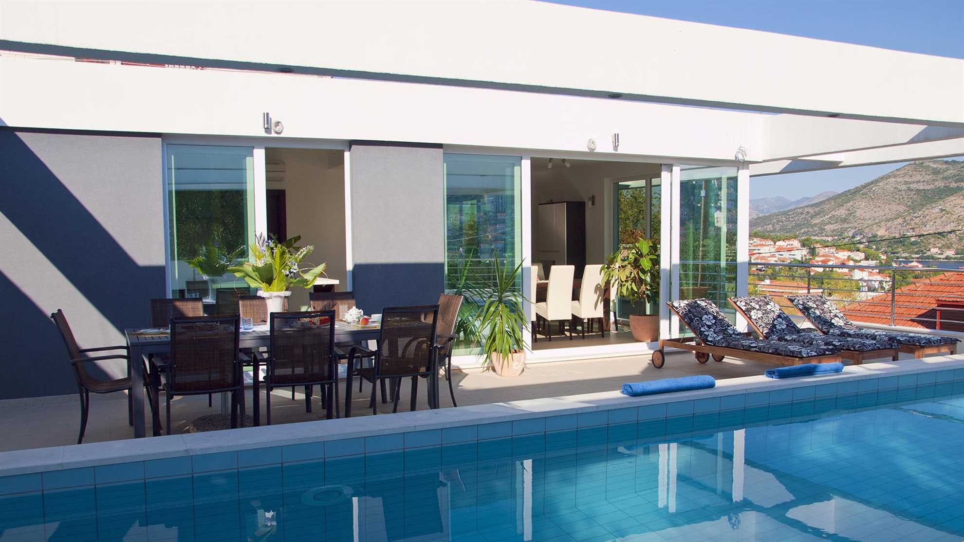Modern villa with swimming pool near Dubrovnik