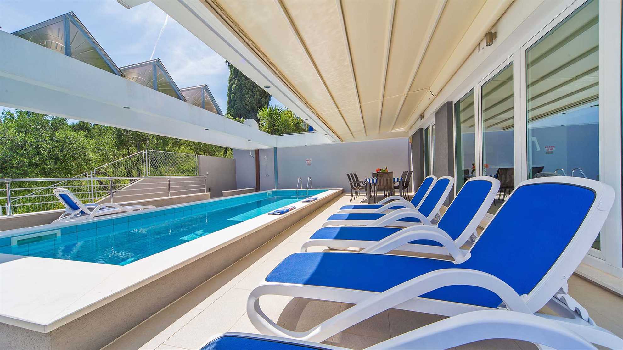 Modern villa with swimming pool near Dubrovnik