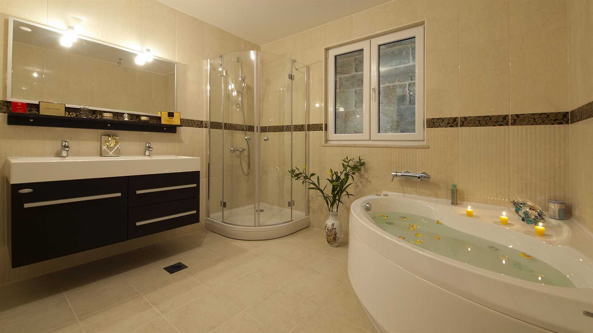 Modern villa with swimming pool near Dubrovnik