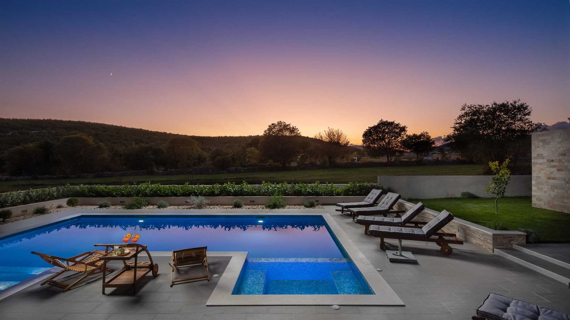 Modern villa with beautiful garden and swimming pool in Sičani