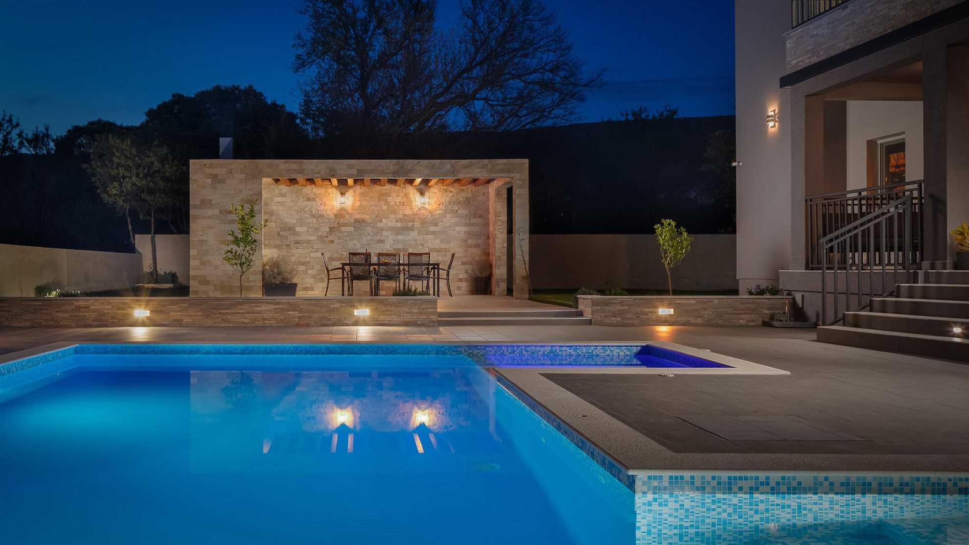Modern villa with beautiful garden and swimming pool in Sičani