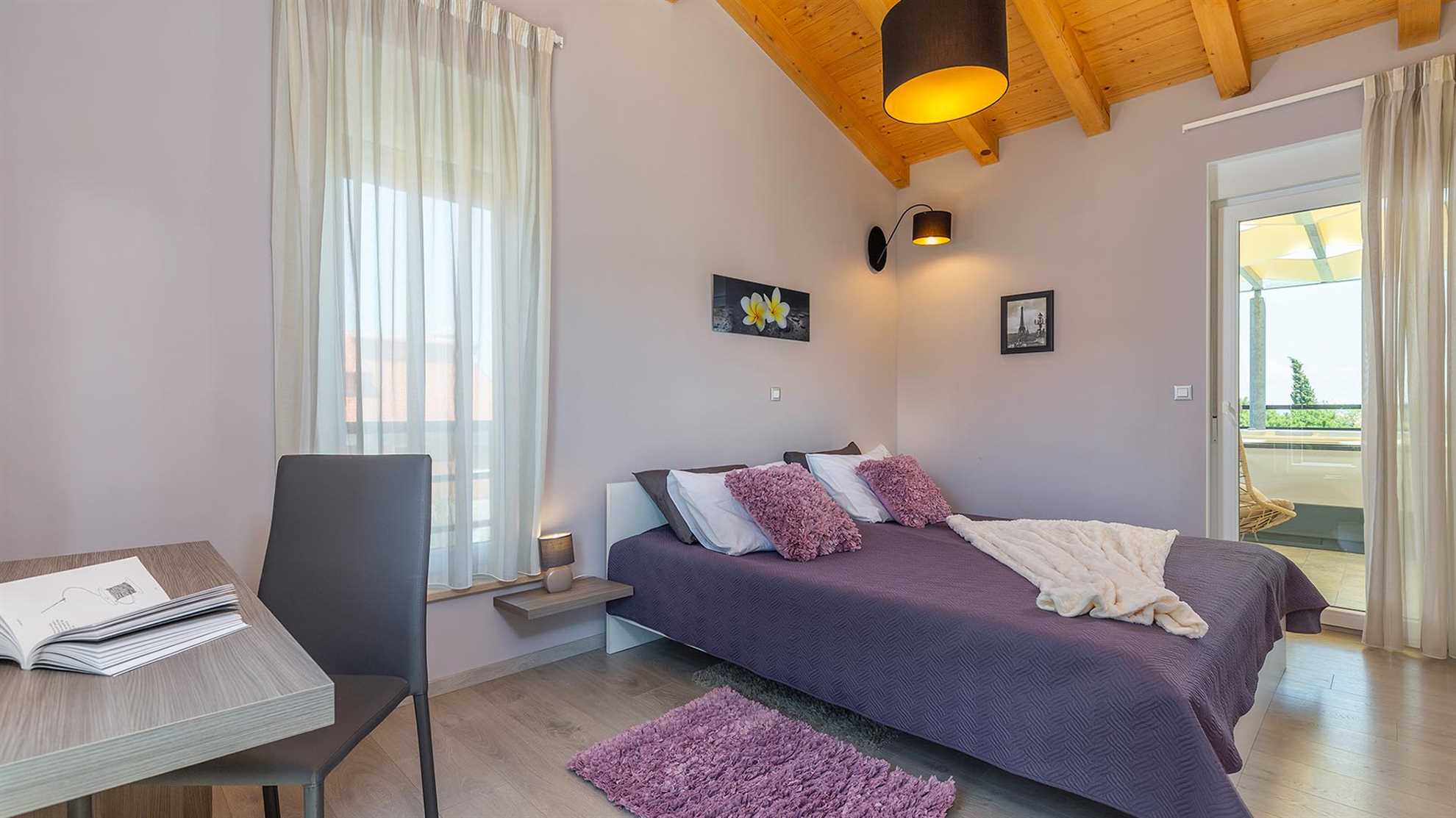 Charming poolside villa with jacuzzi in Pula