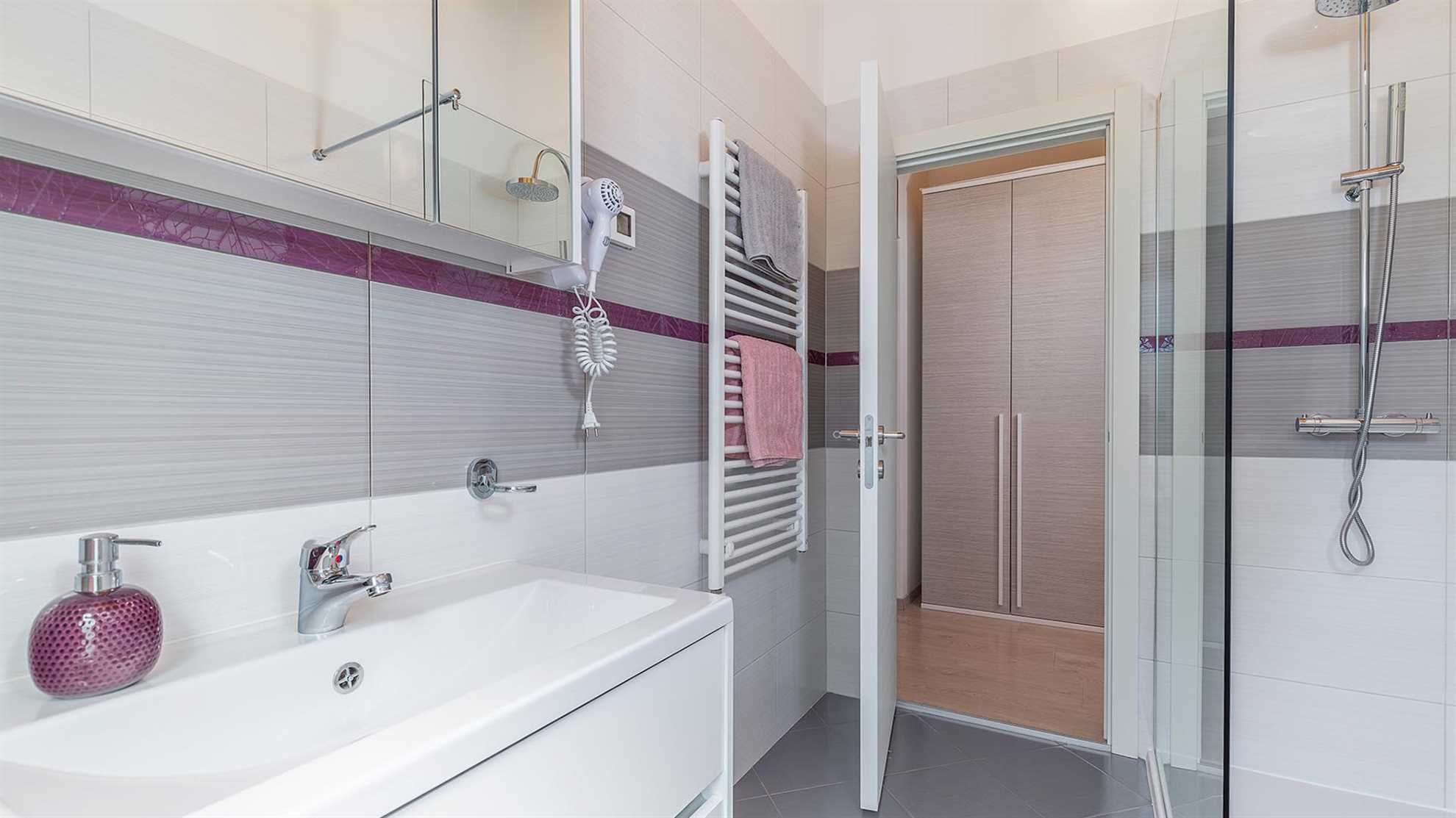 Charming poolside villa with jacuzzi in Pula