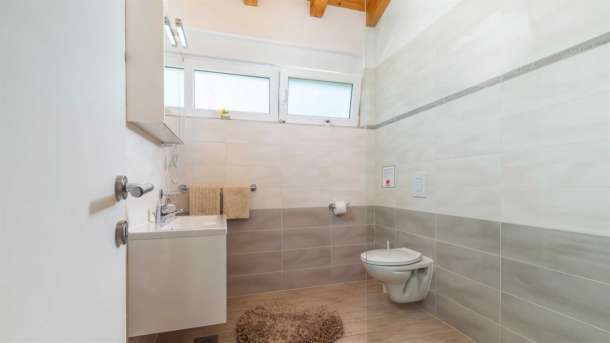 Charming poolside villa with jacuzzi in Pula