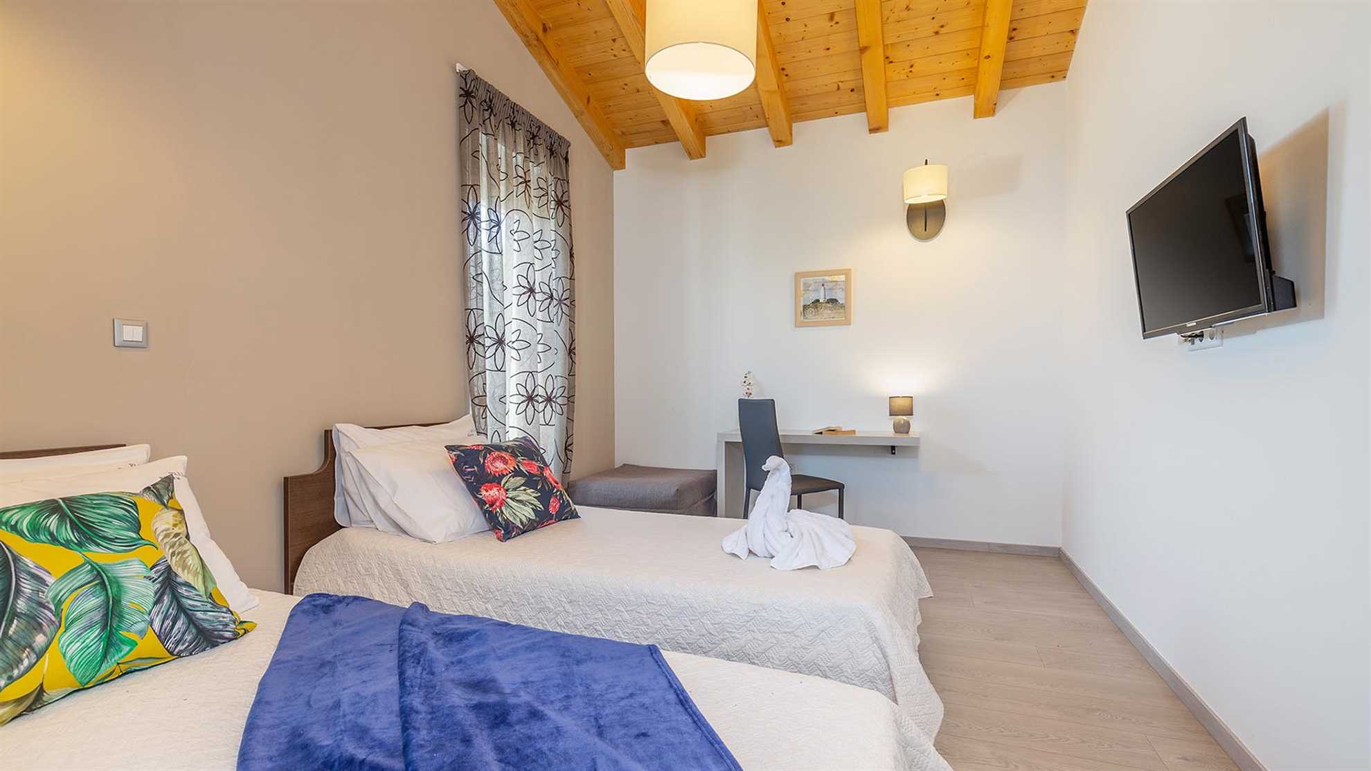 Charming poolside villa with jacuzzi in Pula