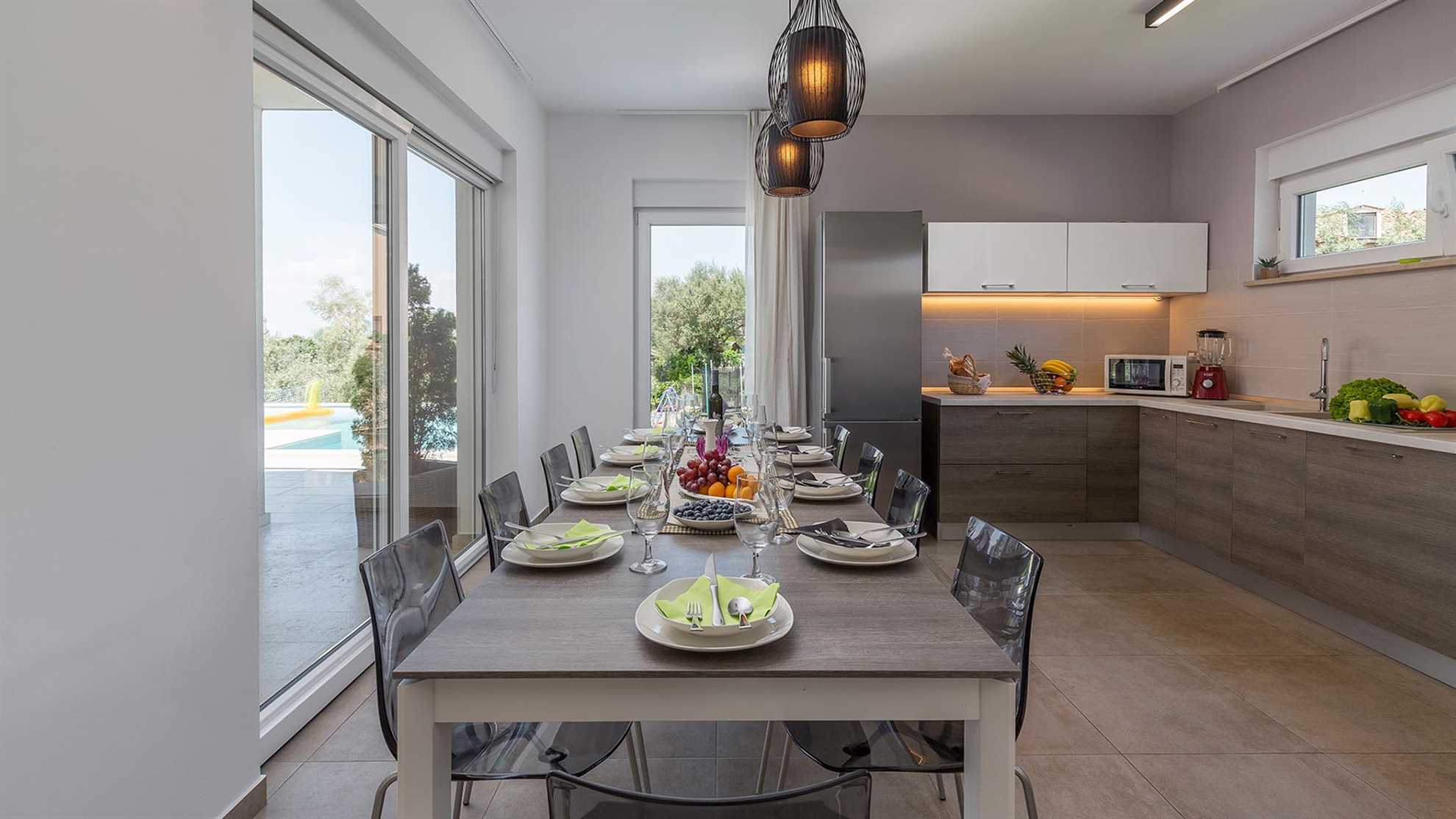 Charming poolside villa with jacuzzi in Pula