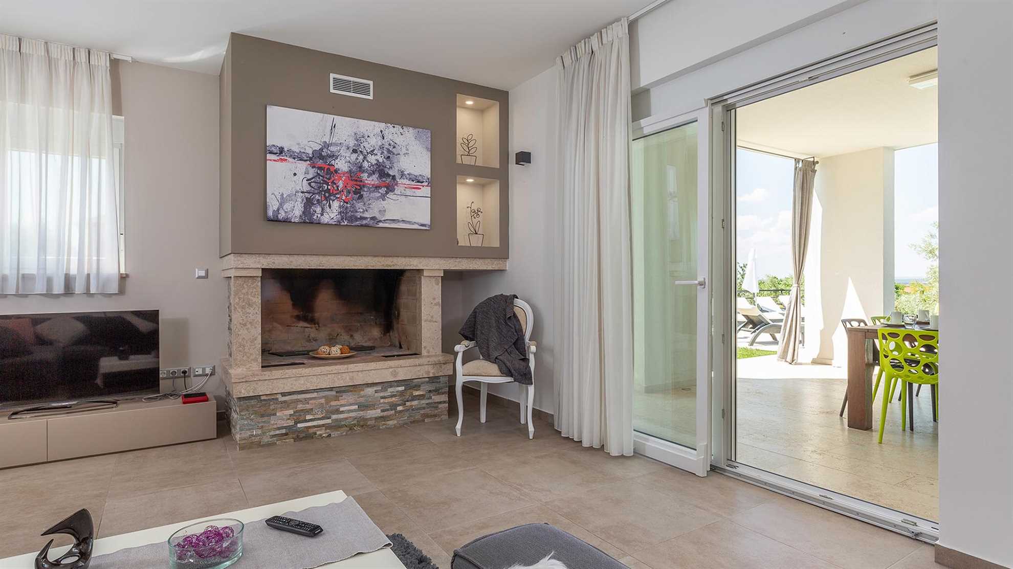 Charming poolside villa with jacuzzi in Pula