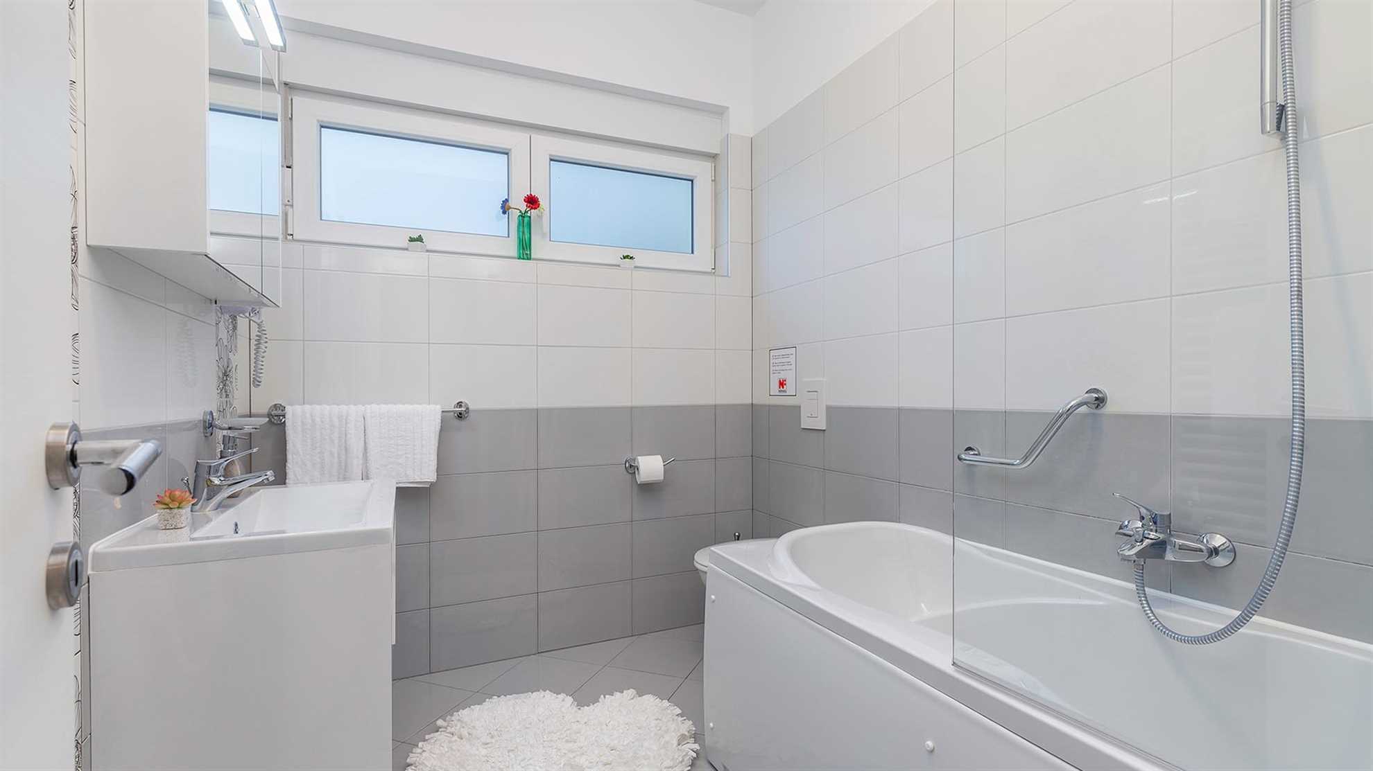 Charming poolside villa with jacuzzi in Pula