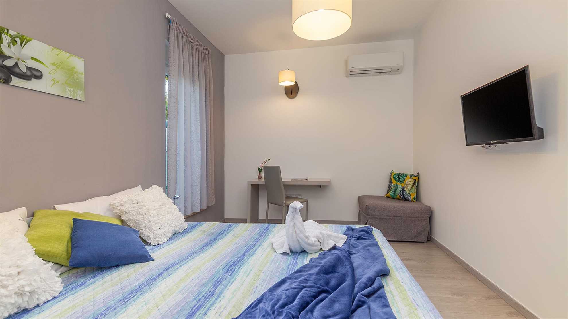 Charming poolside villa with jacuzzi in Pula