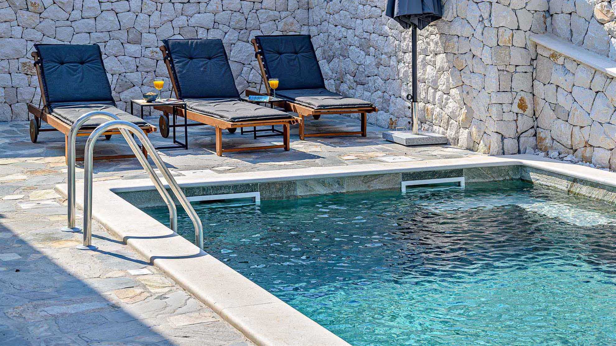 Eco-friendly beachfront villa in Splitska