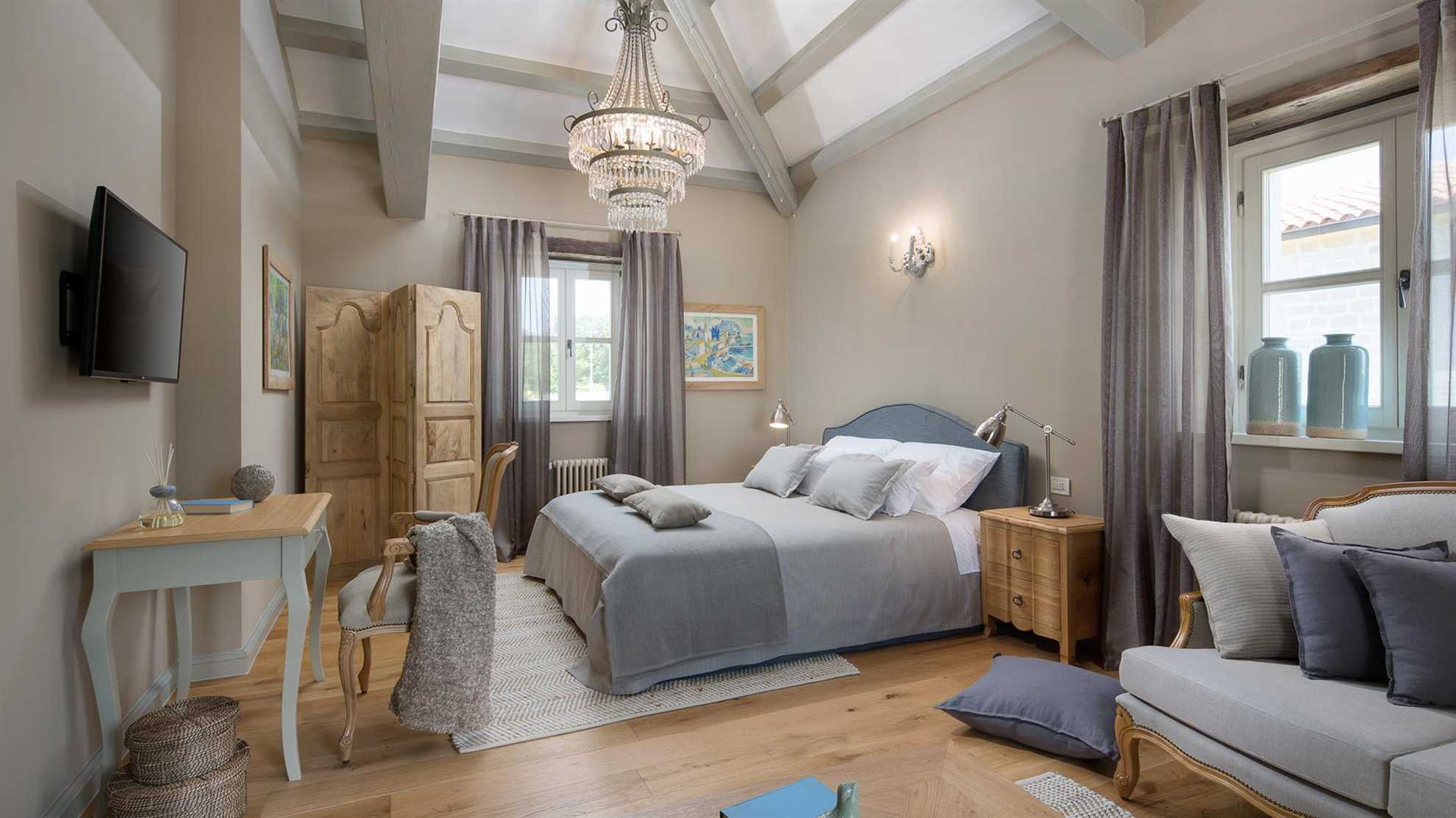 Modern countryside villa with swimming pool in Kanfanar
