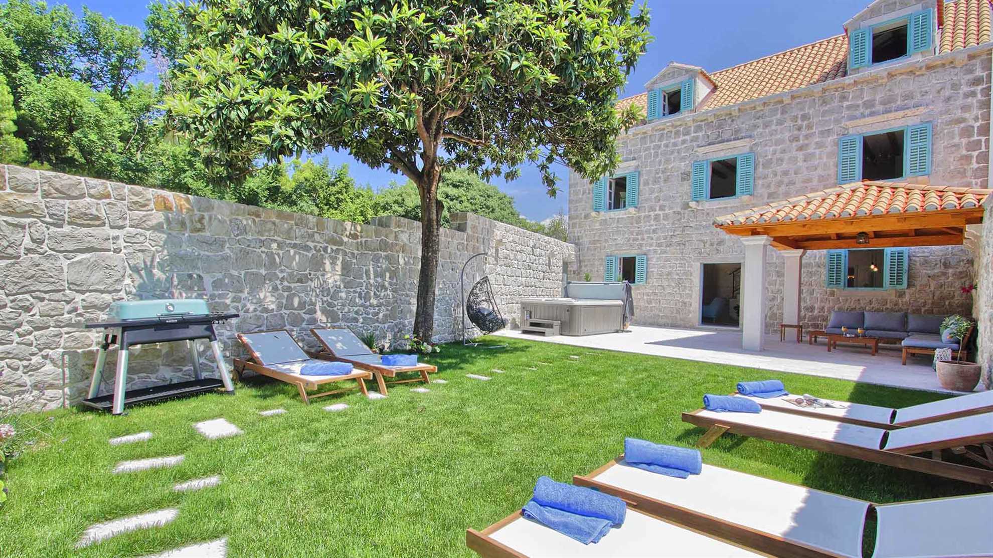 A heritage villa from the 18th century in Cavtat