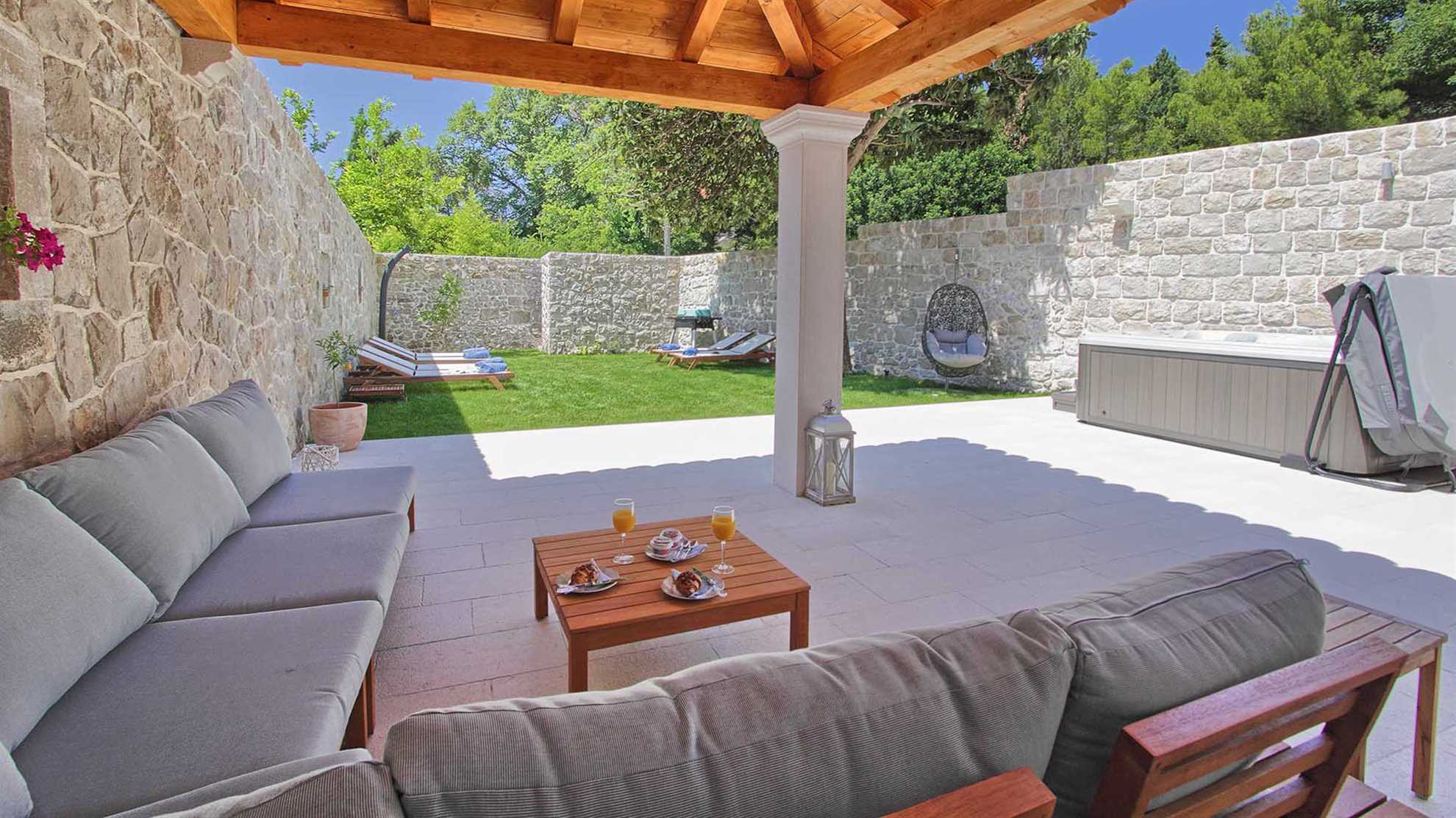 A heritage villa from the 18th century in Cavtat