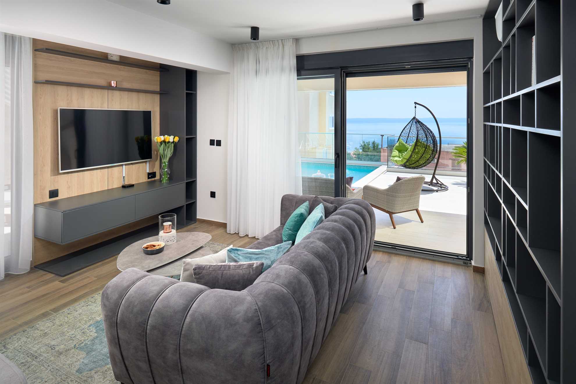 Modern villa with sea view and swimming pool