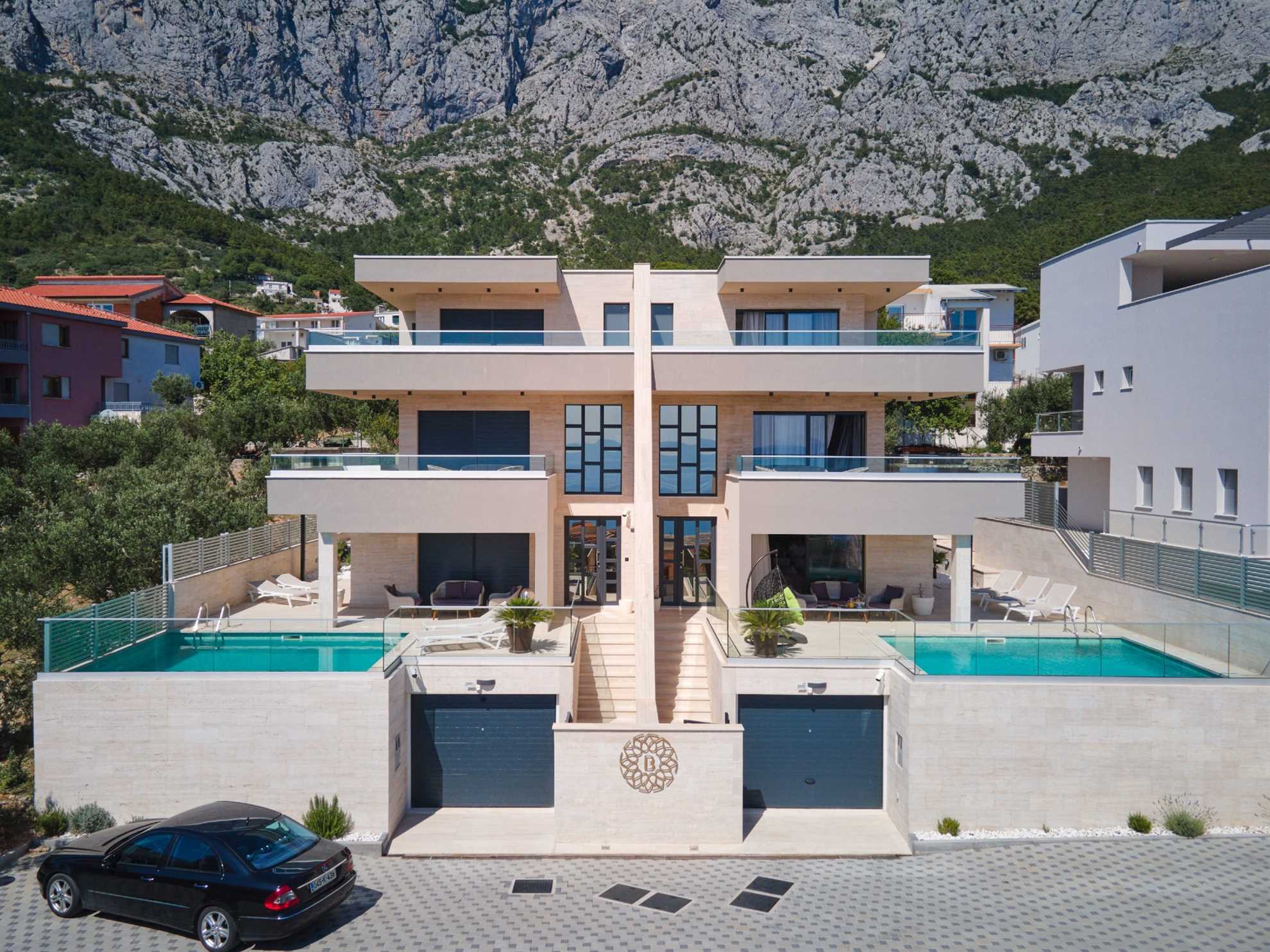 Modern villa with sea view and swimming pool