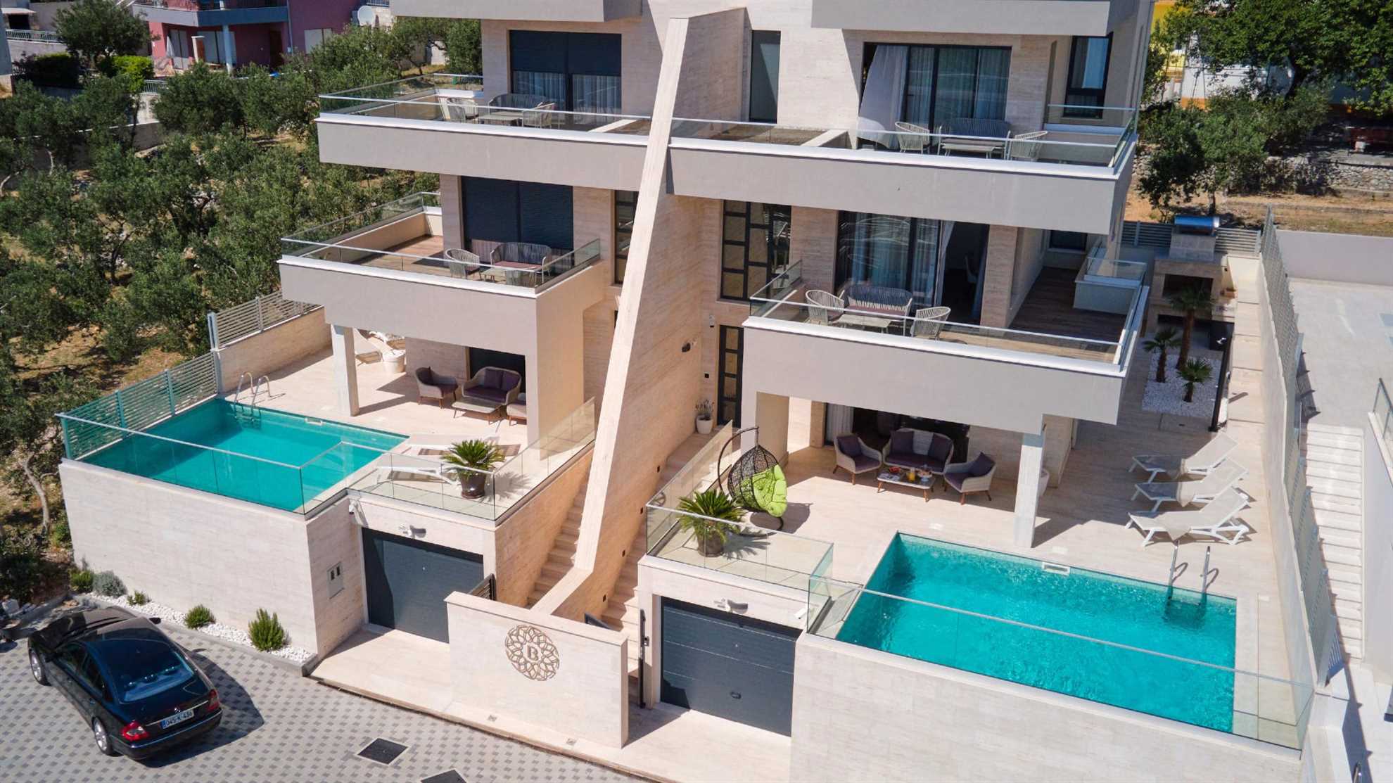 Elegant and luxury villa with pool in Makarska