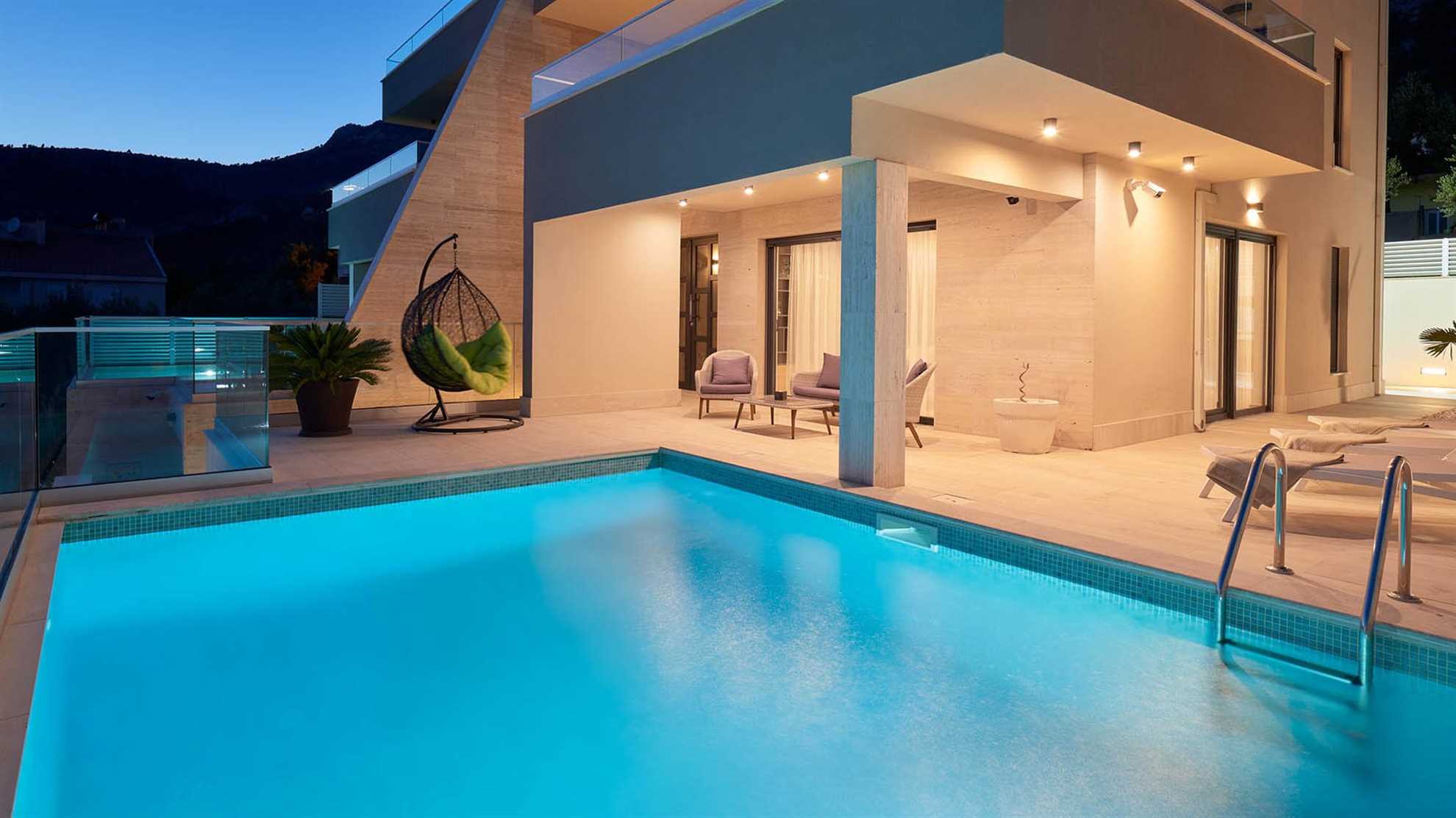 Elegant and luxury villa with pool in Makarska