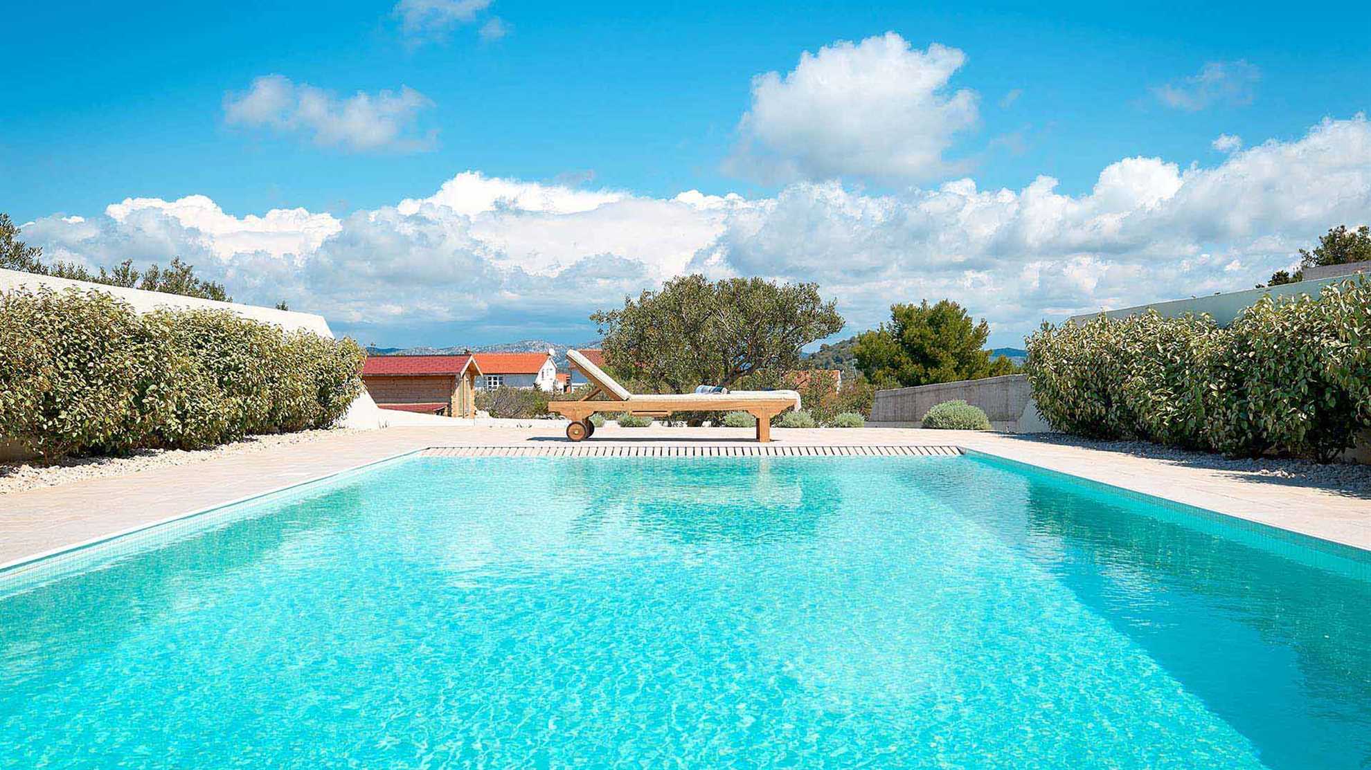 Modern villa with amazing pool in Murter