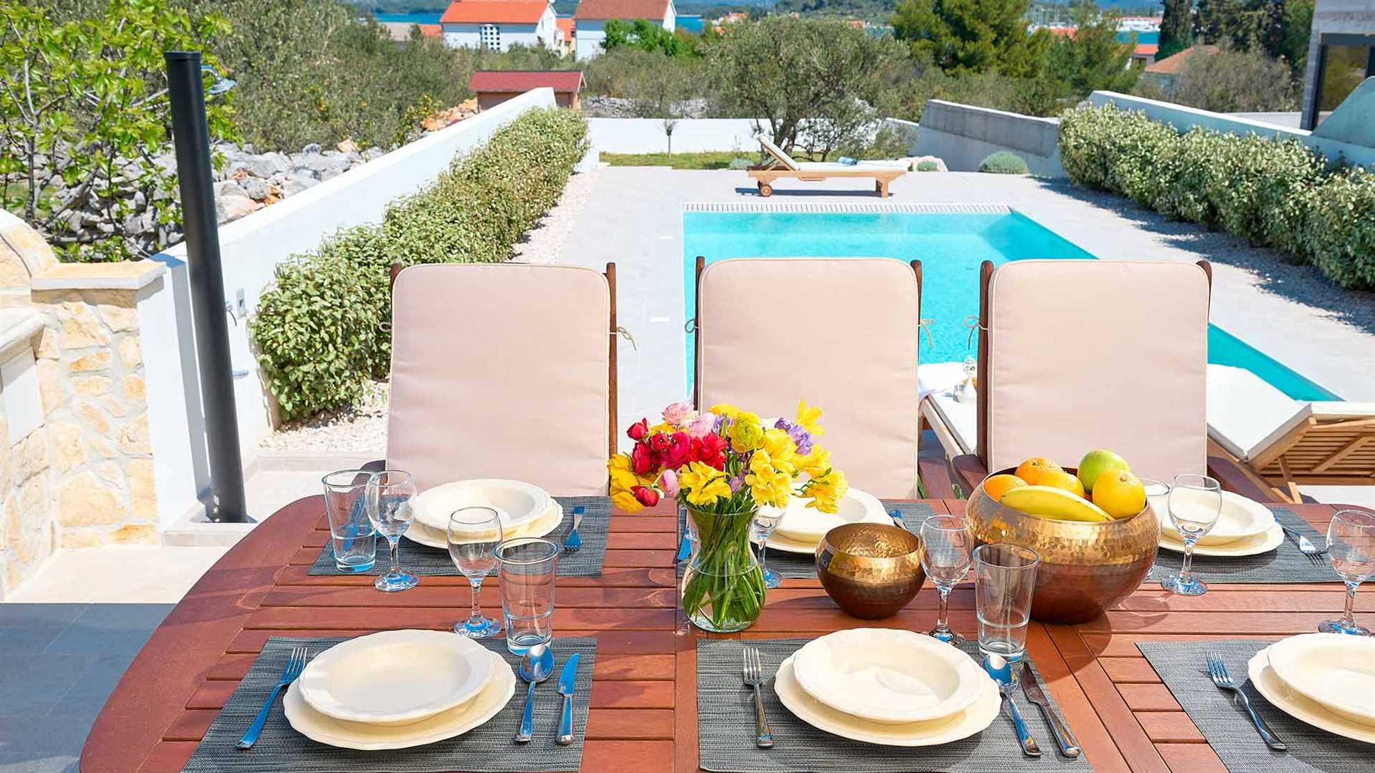 Modern villa with amazing pool in Murter