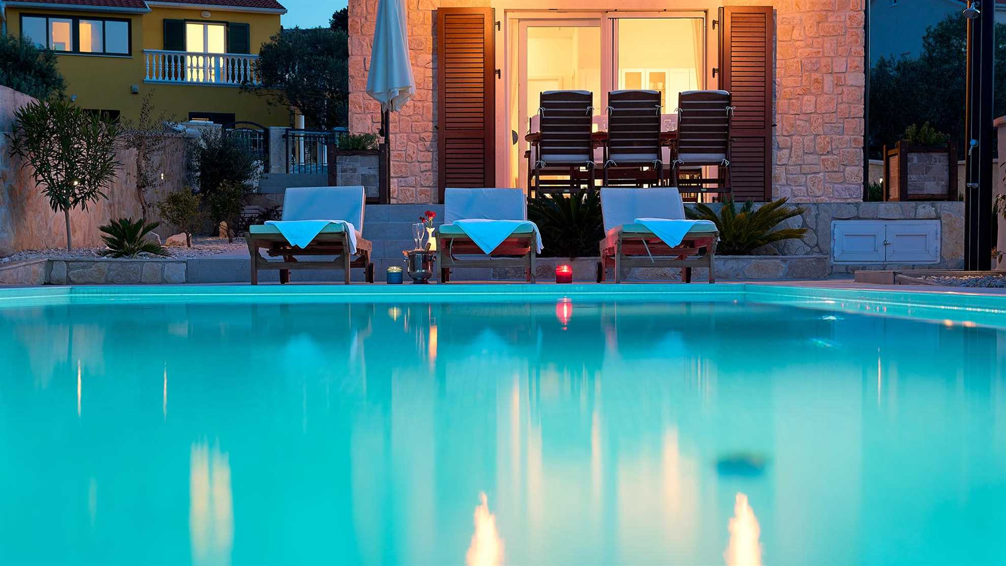 Modern villa with amazing pool in Murter