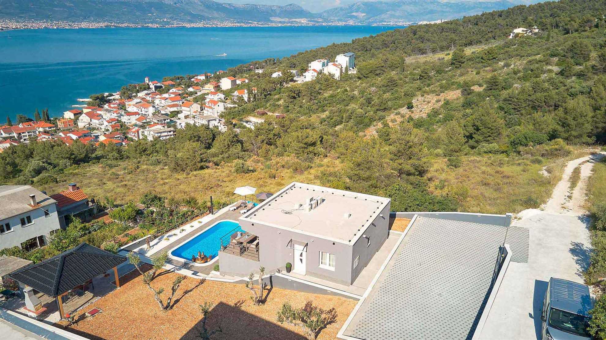 Charming villa with beautiful pool in Trogir