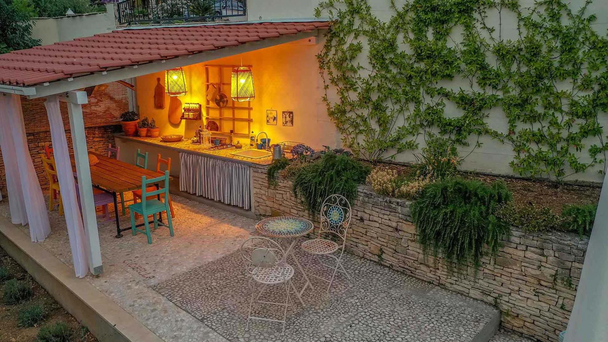 Charming villa with swimming pool in Sutivan