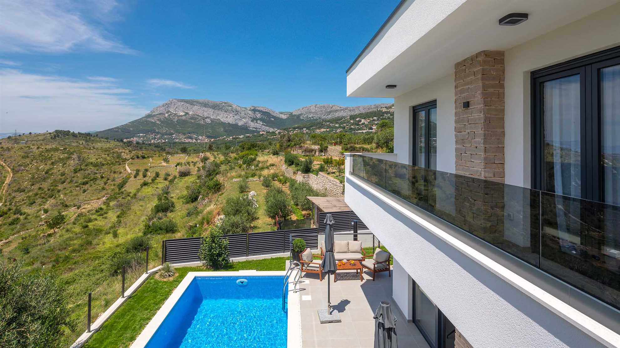 Elegant poolside villa in peaceful area in Klis