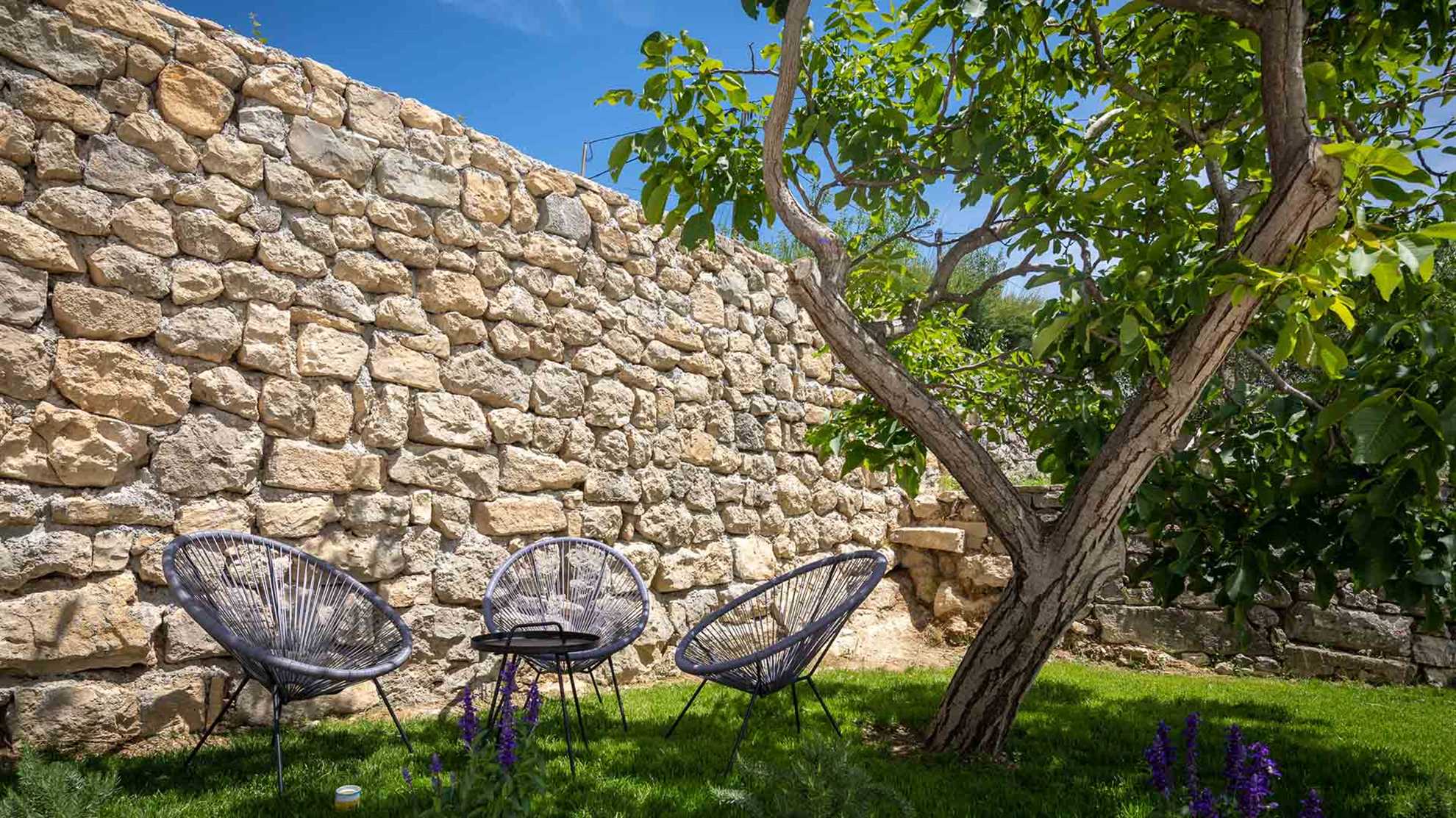 Elegant poolside villa in peaceful area in Klis