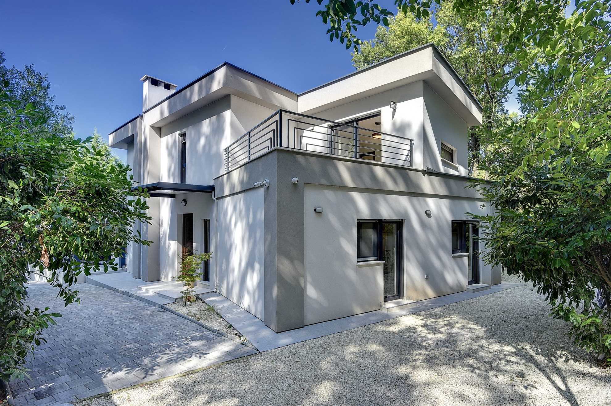 Elegant poolside villa in a pine forest in Banjole