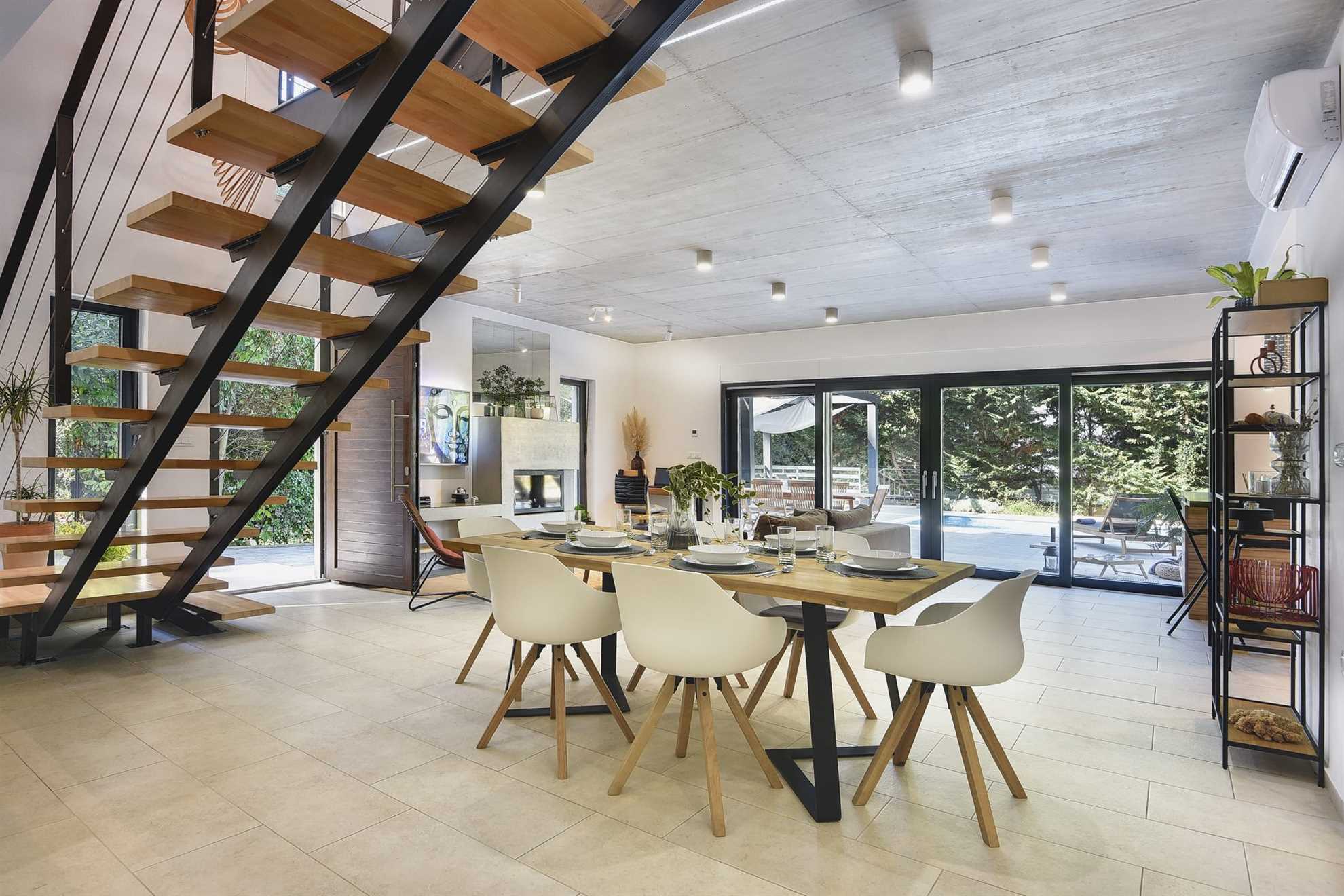Elegant poolside villa in a pine forest in Banjole