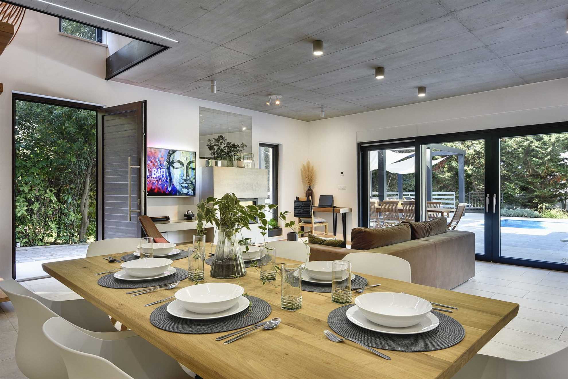 Elegant poolside villa in a pine forest in Banjole