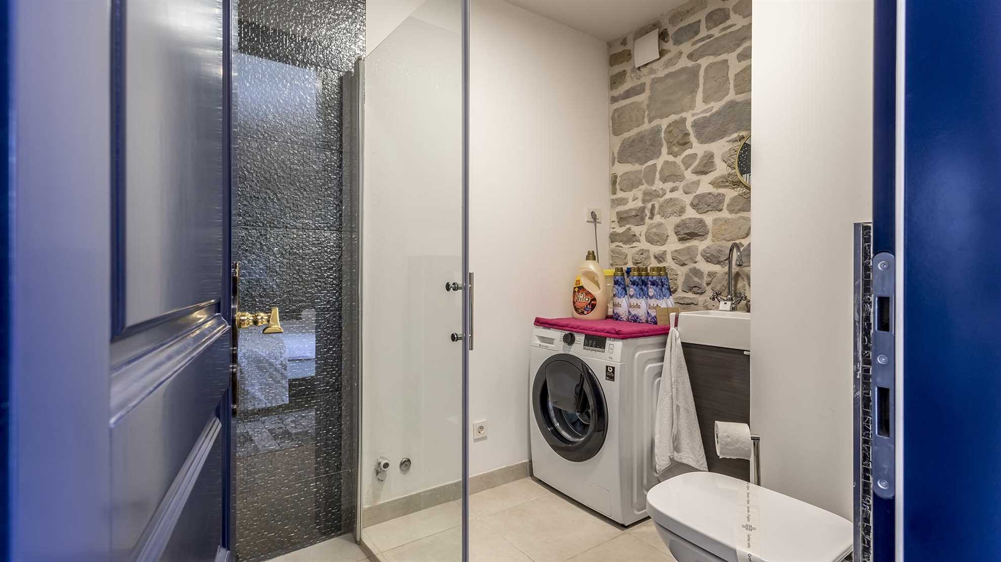 Poolside villa on special location in Solin