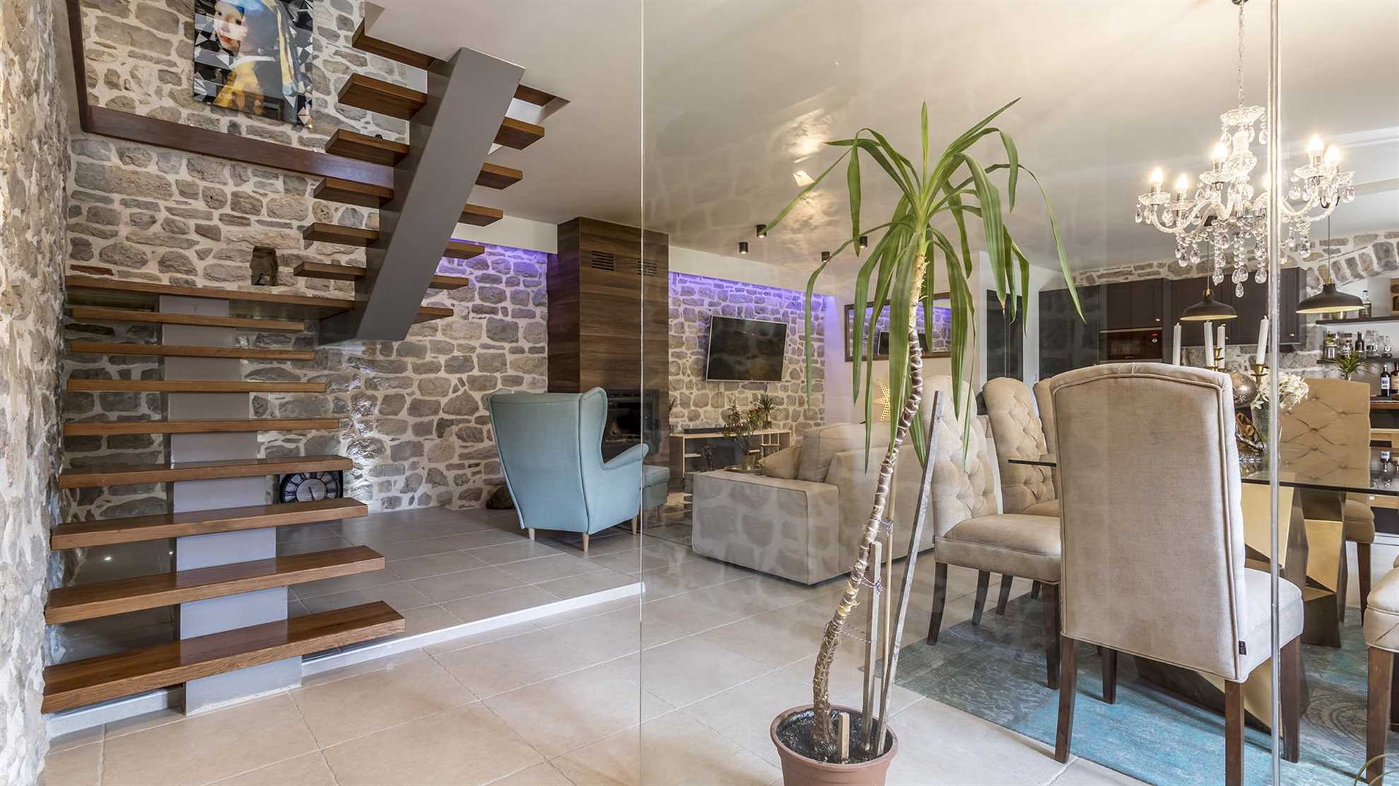Poolside villa on special location in Solin