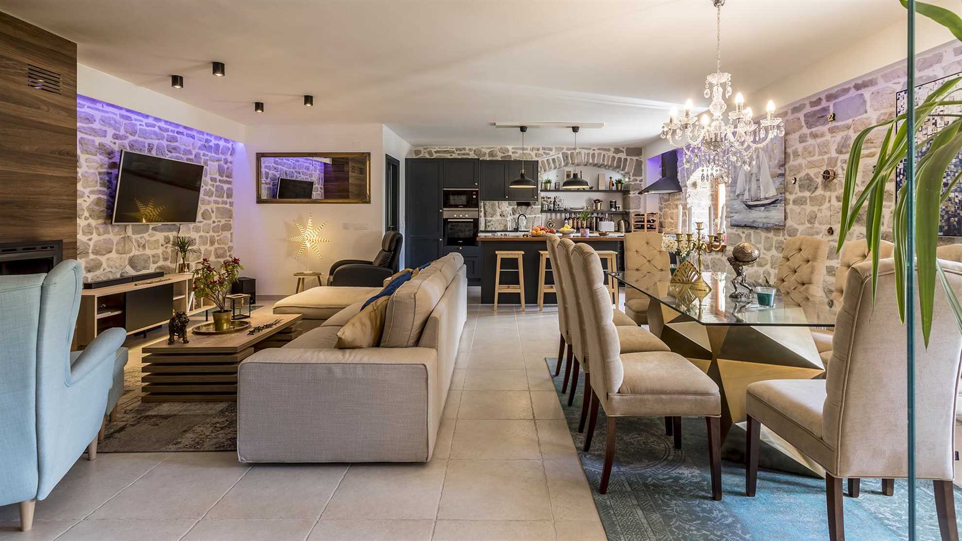 Poolside villa on special location in Solin