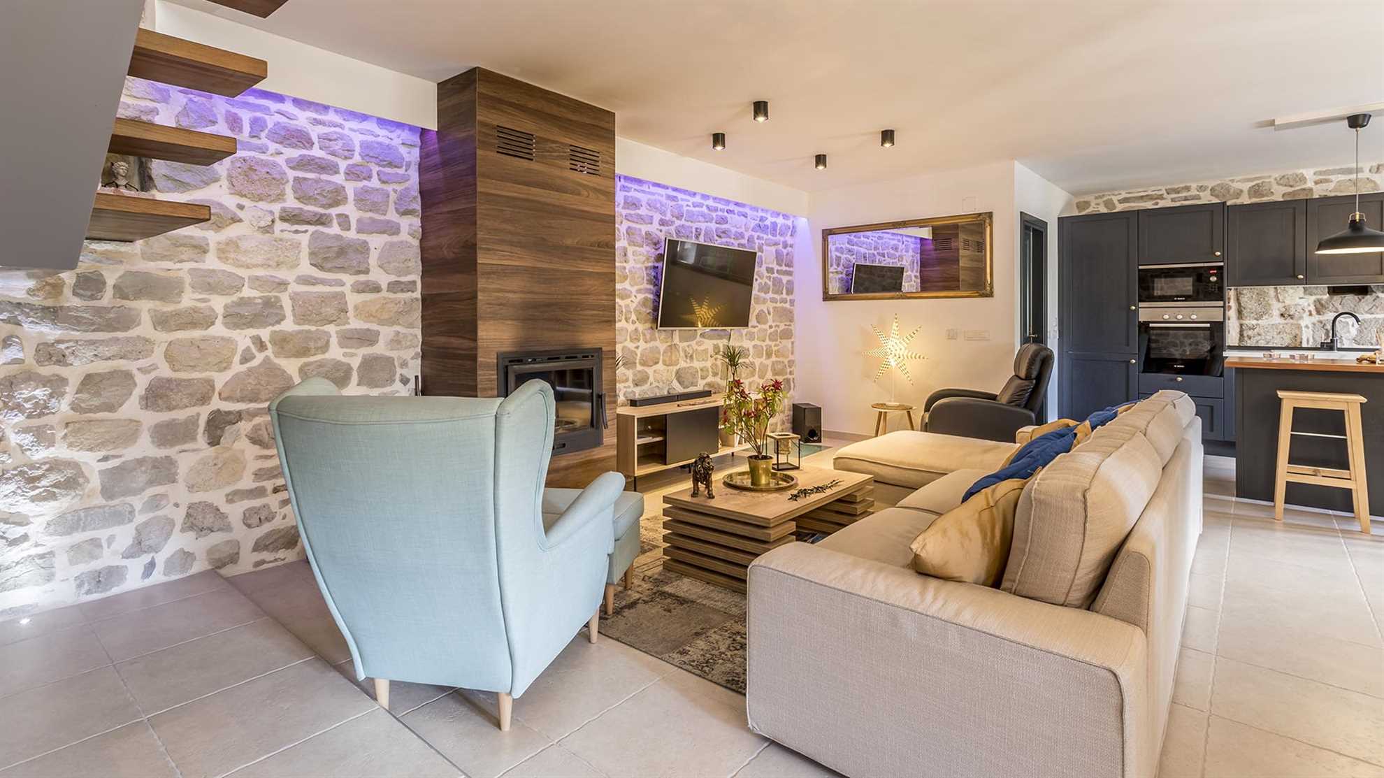 Poolside villa on special location in Solin