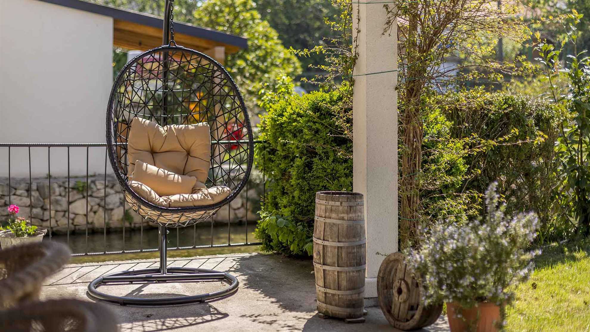 Poolside villa on special location in Solin