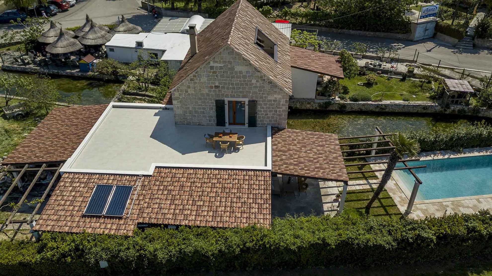 Poolside villa on special location in Solin