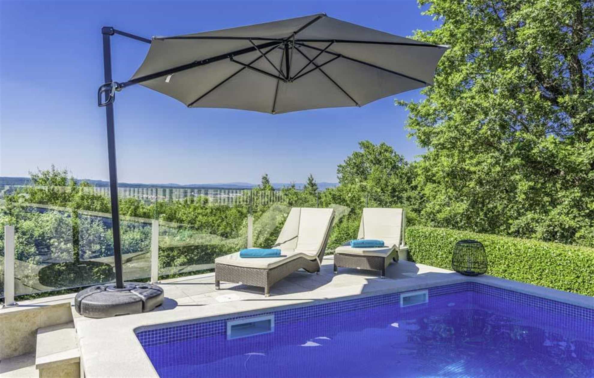 Family villa in Labin with a swimming pool