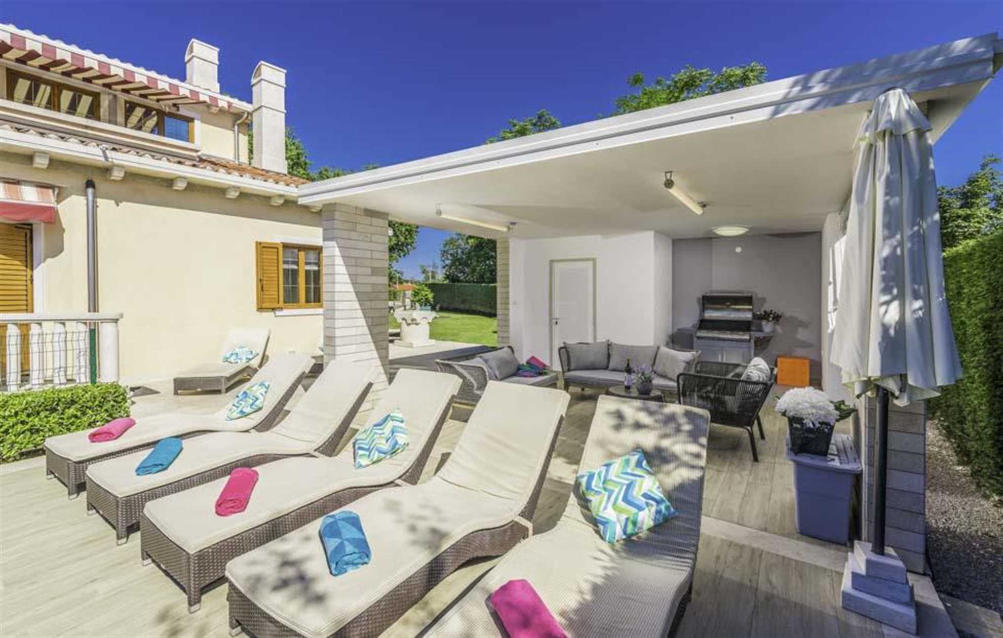 Family villa in Labin with a swimming pool