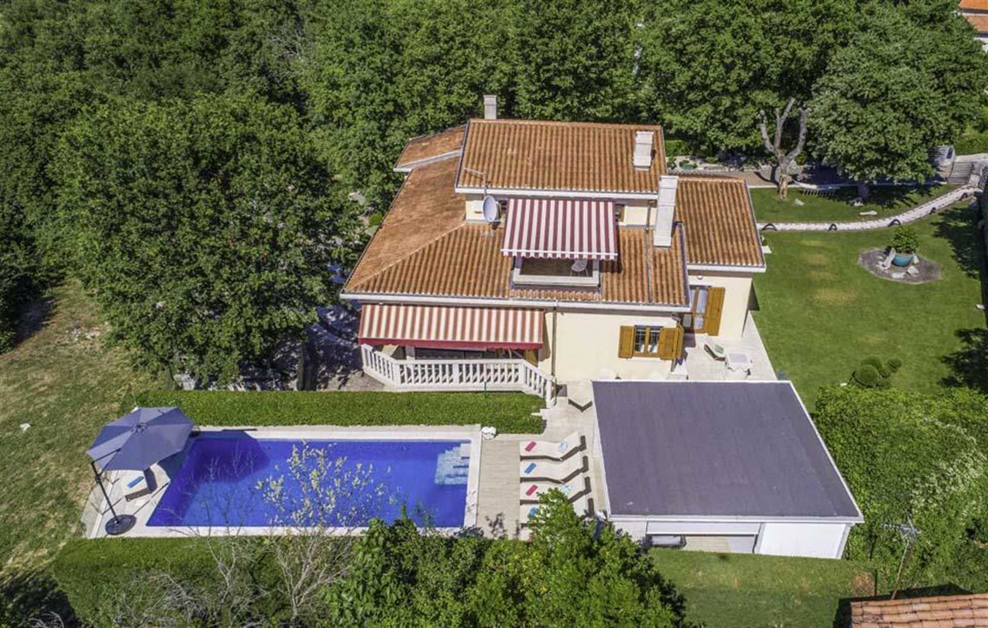 Family villa in Labin with a swimming pool