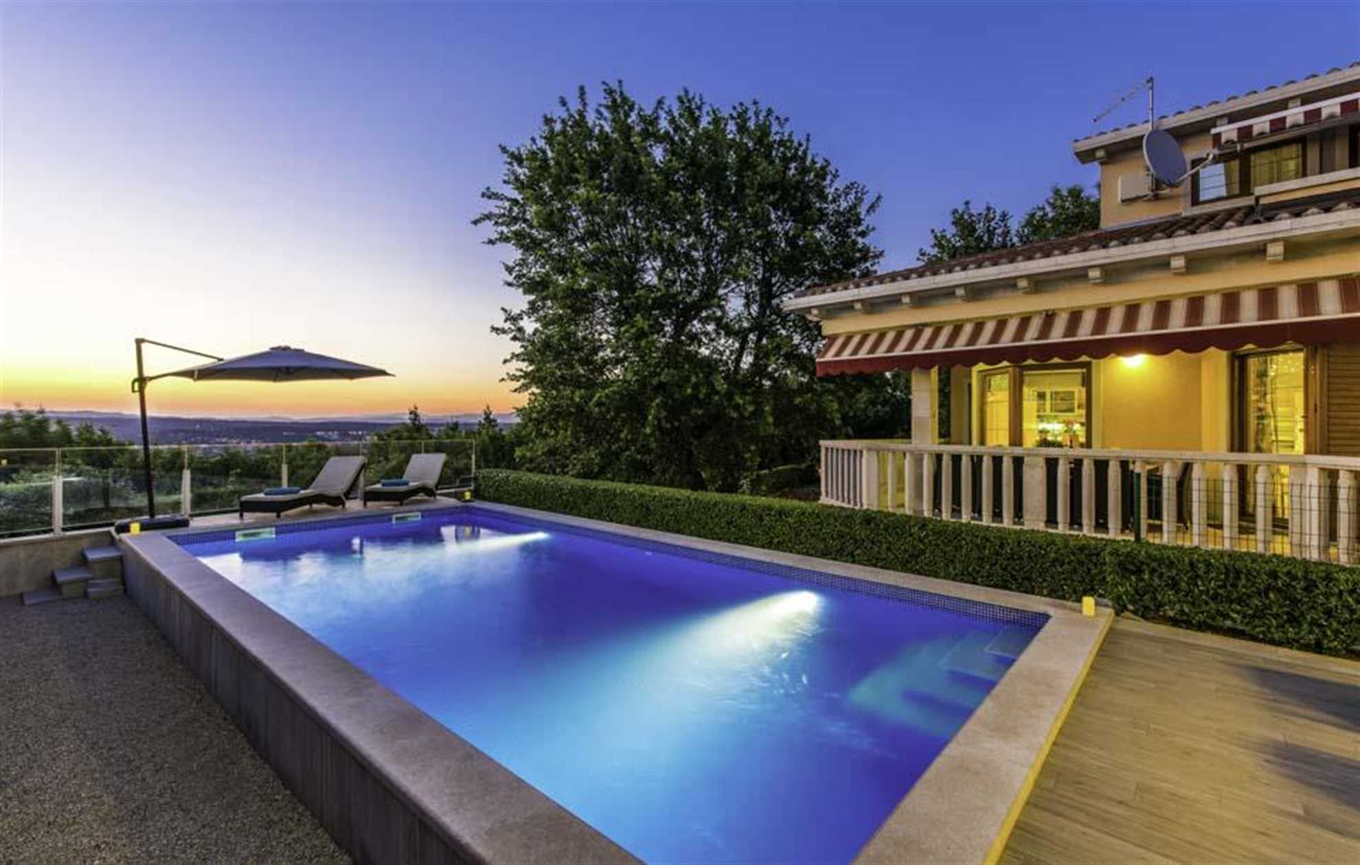 Family villa in Labin with a swimming pool