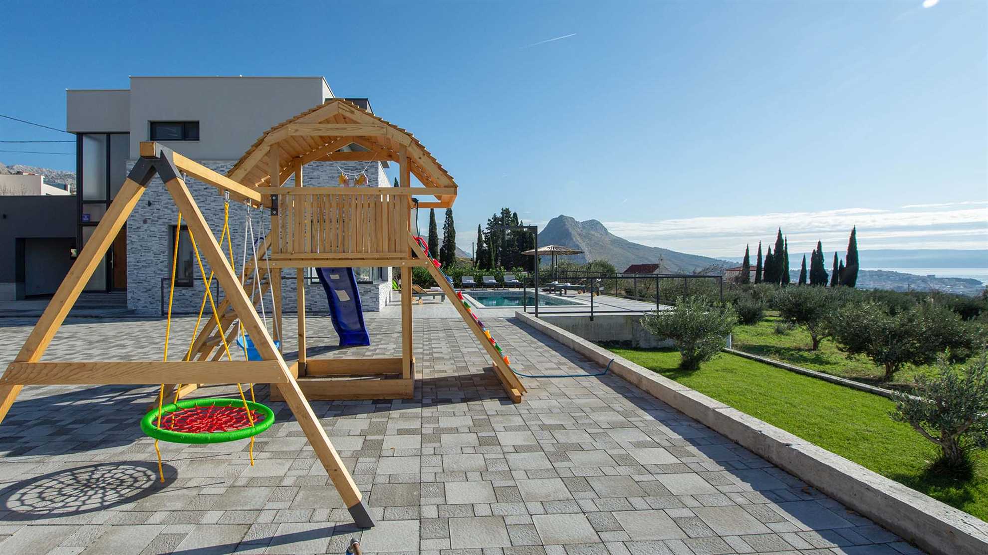 A wonderfull poolside villa in Solin
