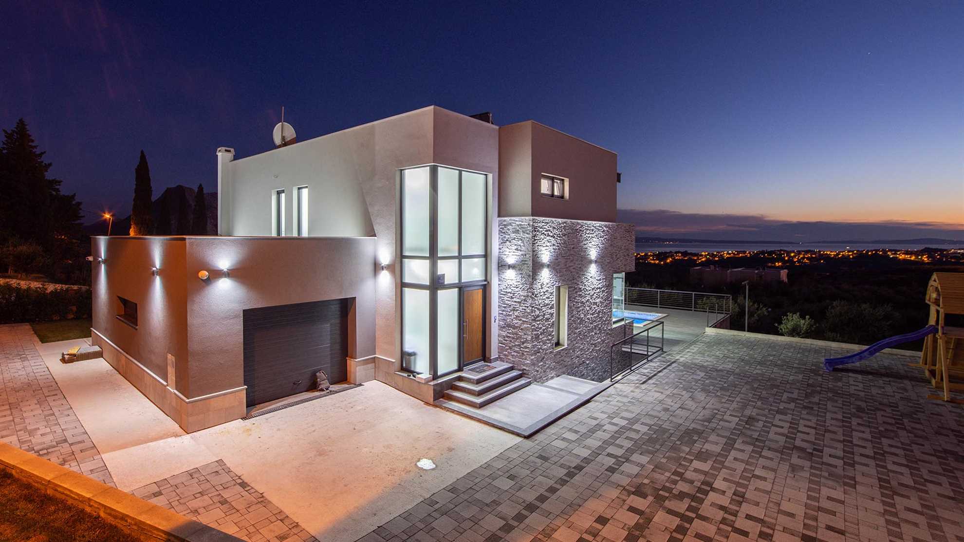 A wonderfull poolside villa in Solin