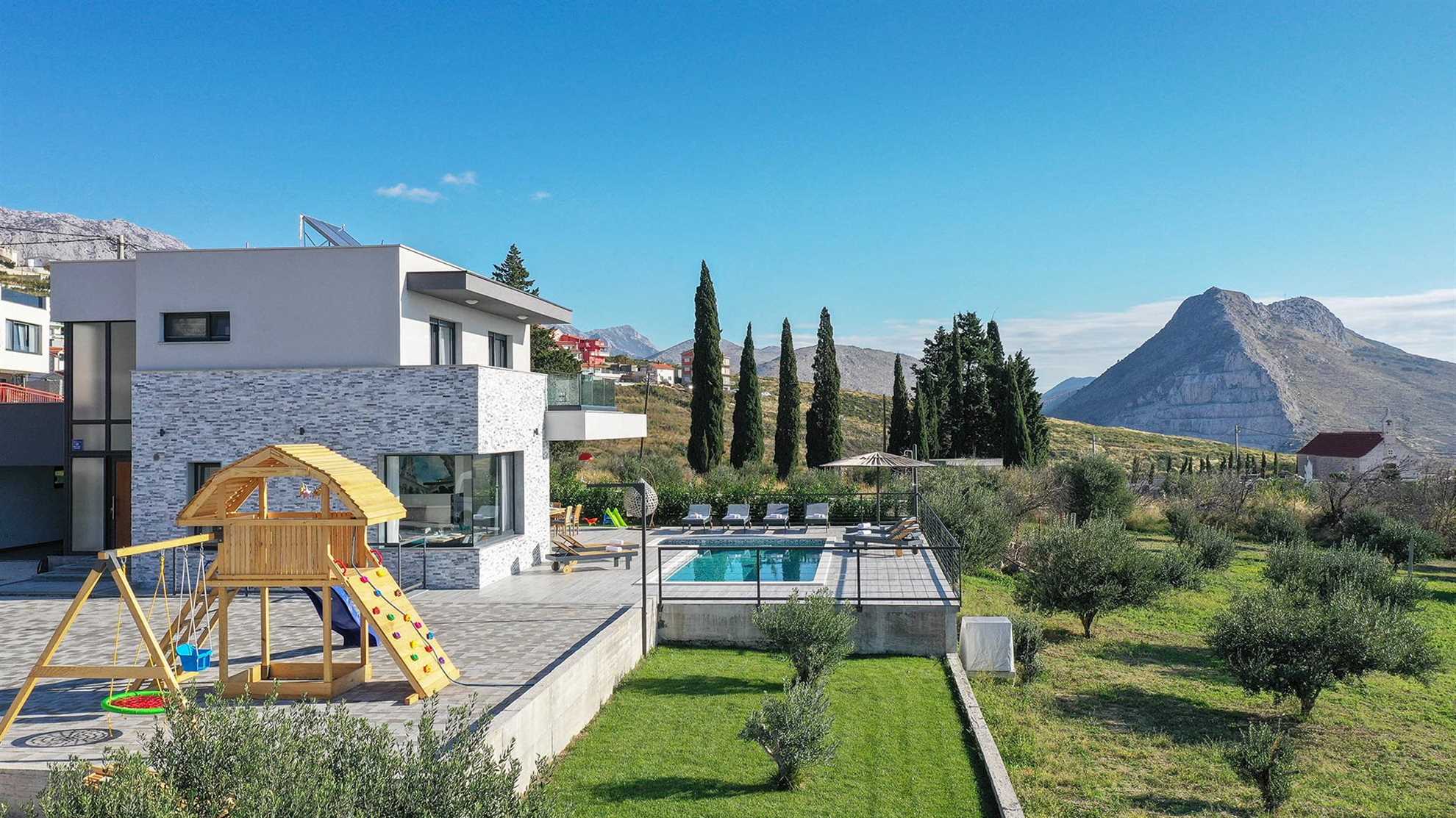 A wonderfull poolside villa in Solin