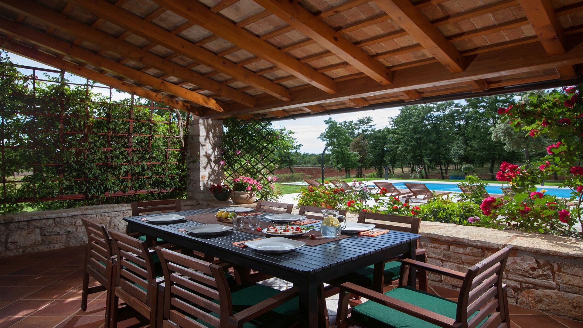Lovely rural villa with a swimming pool in Bale