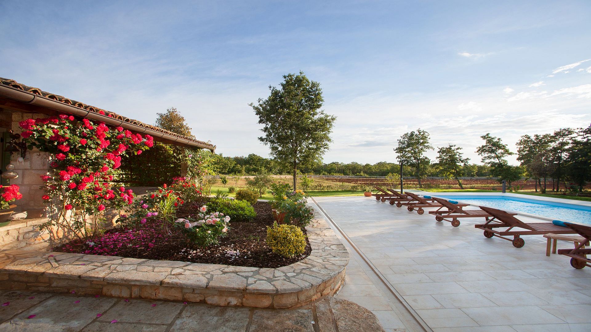 Lovely rural villa with a swimming pool in Bale